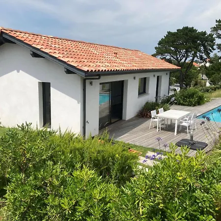 Holiday home Avec Piscine Privee, Vue Sur Et A Pied 800m *