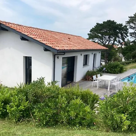 Holiday home Avec Piscine Privee, Vue Sur Et A Pied 800m *