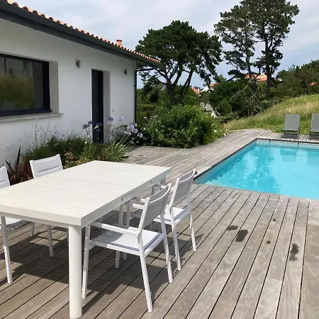 Avec Piscine Privee, Vue Sur Et A Pied 800m Holiday home *